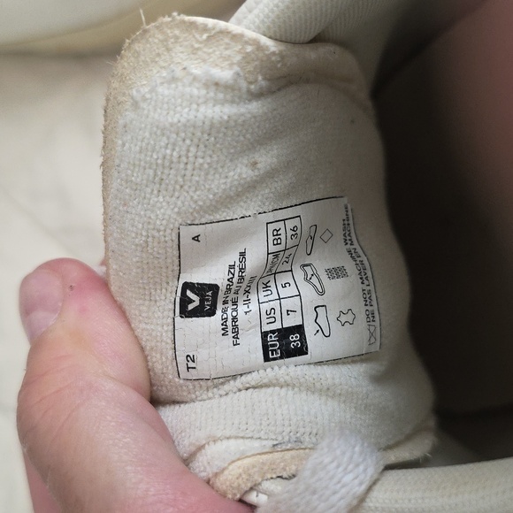Veja Women's White Sneakers Size 7 (Katie # 21) - Picture 5 of 7